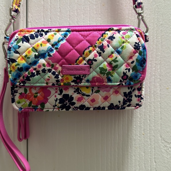 VERA BRADLEY RFID All in One Crossbody Wildflower Paisley - Picture 2 of 6